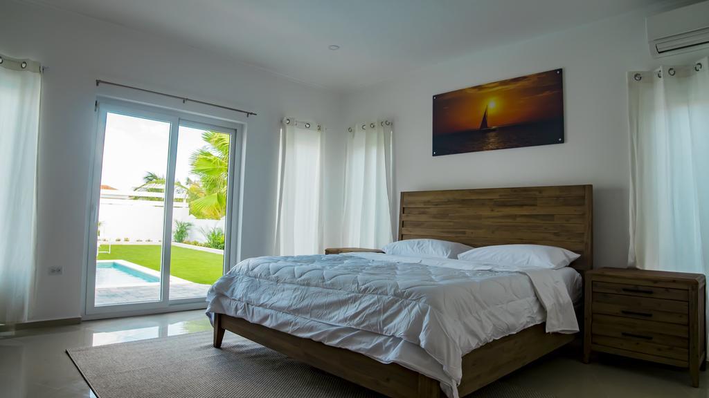 Villa Noah Palm Beach Bagian luar foto