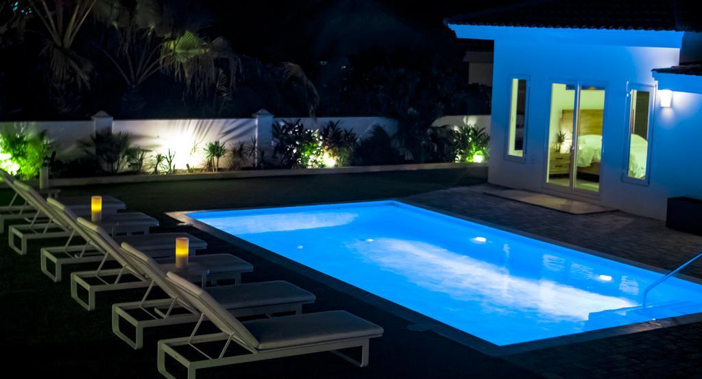 Villa Noah Palm Beach Bagian luar foto
