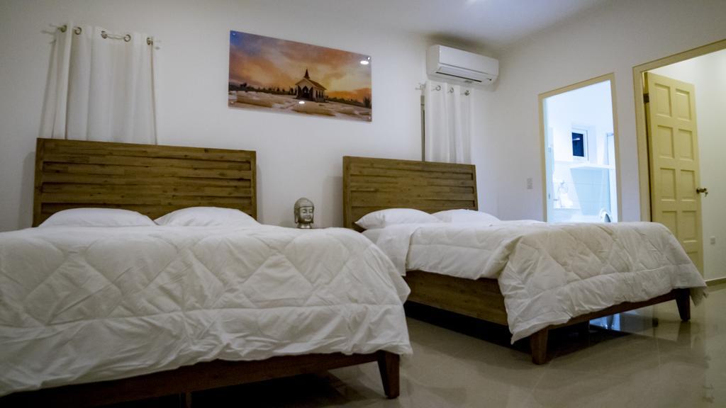 Villa Noah Palm Beach Bagian luar foto
